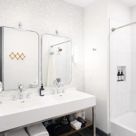 Apartment The Muse - Modern 2br With Private Balcony And Rooftop Access