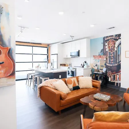 The Muse - Modern 2br With Private Balcony And Rooftop Access * Nashville