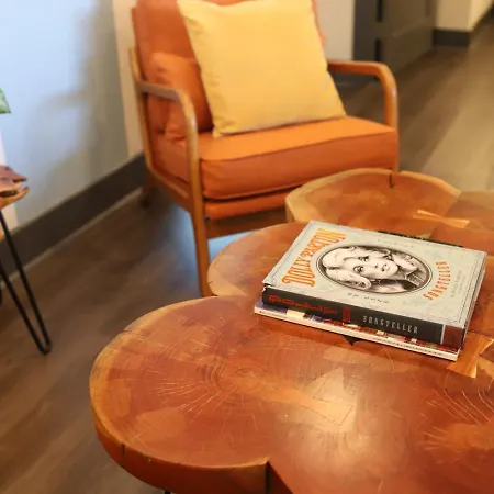 The Muse - Modern 2br With Private Balcony And Rooftop Access * Nashville