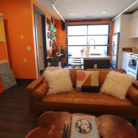 The Muse - Modern 2br With Private Balcony And Rooftop Access