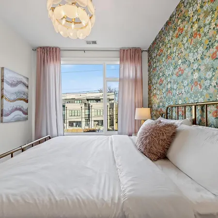 Designer - The Gulch - Private Rooftop Holiday home Nashville