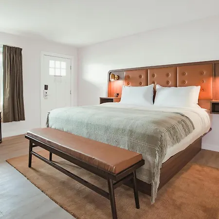 Salt Ranch 3*