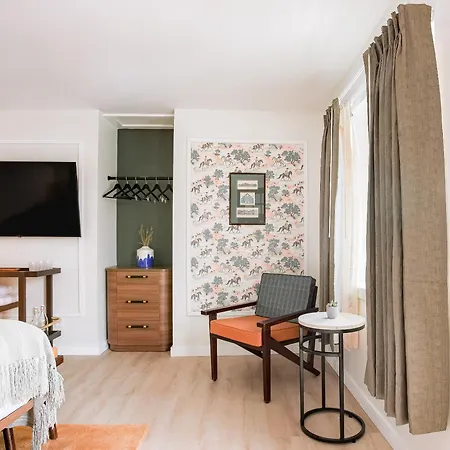 Salt Ranch Hotel 3*