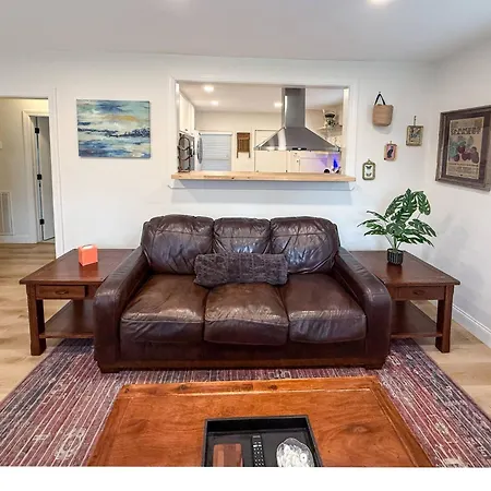 Holiday home Hidden Gem On Jewel