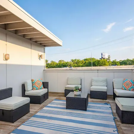 Rooftop Views & Patio Lounge Near Downtown * Nashville
