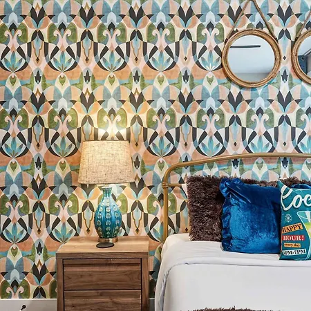 Holiday home Luxury Gated Duo Sleeps 24 Karaoke & Rooftop