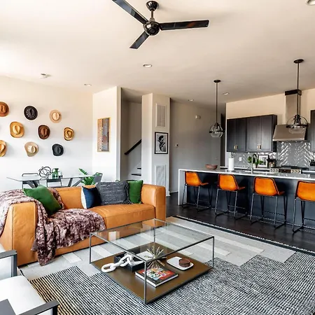 Boots & Broadway - 2 Units - Mins To Broadway Holiday home Nashville