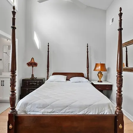 Lucky 7 - Hip East Nash Townhouse & Rooftop Deck *