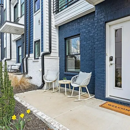 Holiday home Lucky 7 - Hip East Nash Townhouse & Rooftop Deck *
