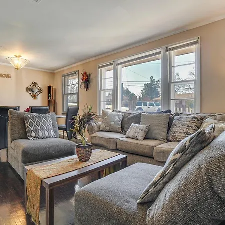5 Mi To Broadway Fun! Group-ready Holiday home *