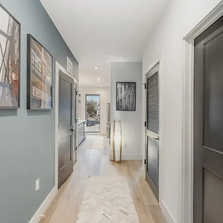 Modern West End For 6 Shared Pool & Gym Holiday home Nashville