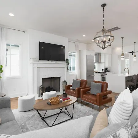 Townhome With Rooftop Garage Pool Table By Belmont And Vanderbilt *