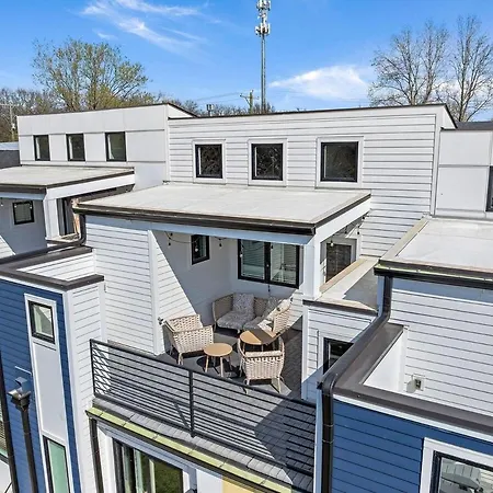 Lucky 7 - Hip East Nash Townhouse & Rooftop Deck *