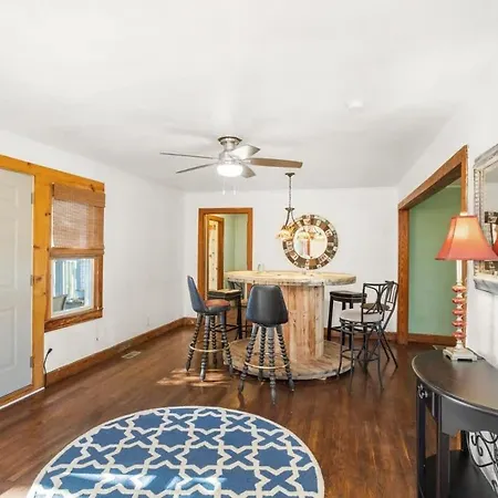 Upper Unit Retreat Pet-friendly * Nashville