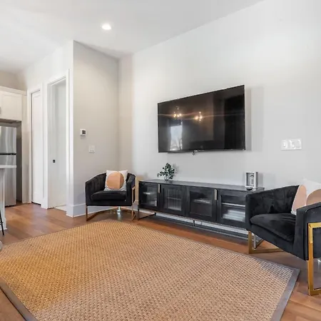 Holiday home The Velvet Vinyl- Private Rooftop & Near Broadway Nashville