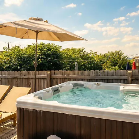 Private Pool Game Compound Minutes To Broadway