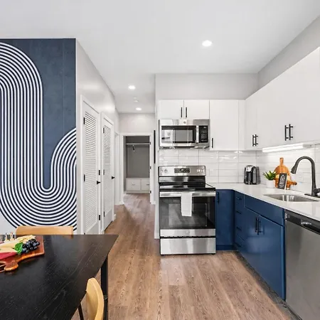 Pianissimo-2 Units-rooftop Pool-gym-on Music Row Holiday home