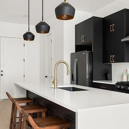 Modern Palette - Private Patio - Mins To Broadway