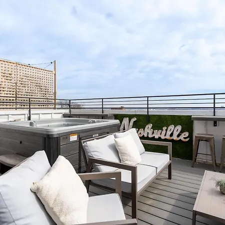 The Groovy Goodrich - Rooftop Hot Tub And Views