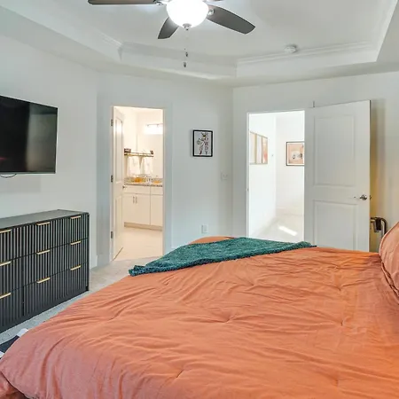 Retro Disco Haven Near Downtown Nash! Holiday home