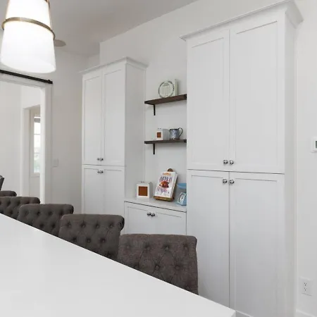 Townhome With Rooftop Garage Pool Table By Belmont And Vanderbilt * Nashville