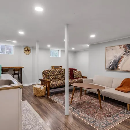The Cornish Classic - Cozy Ranch Near Downtown Holiday home