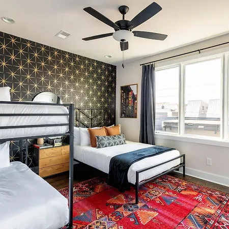 Holiday home Boots & Broadway - 2 Units - Mins To Broadway *