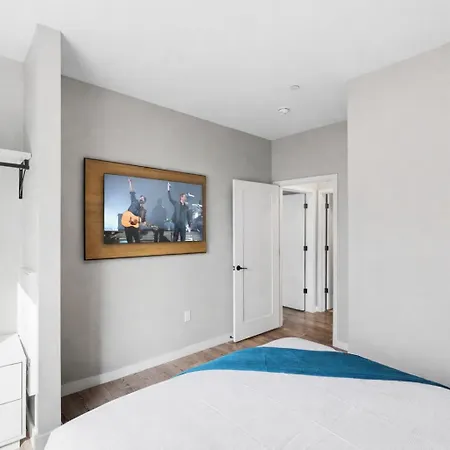 Pianissimo-2 Units-rooftop Pool-gym-on Music Row