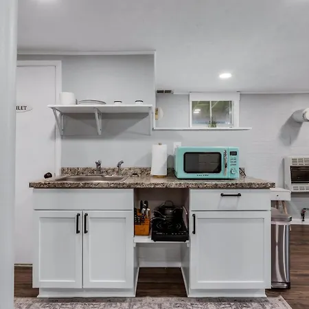 The Cornish Classic - Cozy Ranch Near Downtown Holiday home