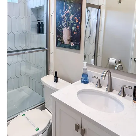 Hidden Gem On Jewel Holiday home Nashville