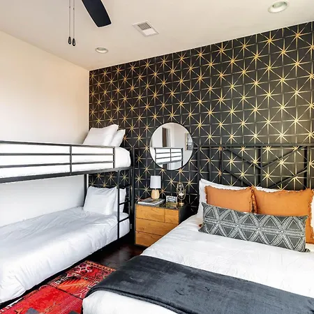 Boots & Broadway - 2 Units - Mins To Broadway *