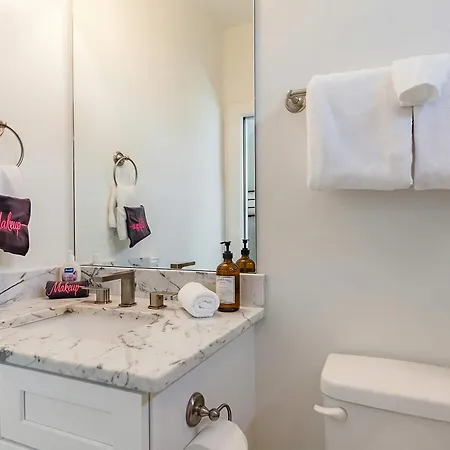 Rooftop Views & Patio Lounge Near Downtown Holiday home Nashville