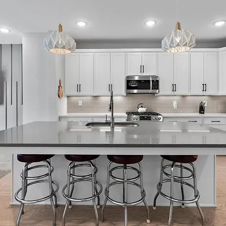 Lucky 7 - Hip East Nash Townhouse & Rooftop Deck Nashville