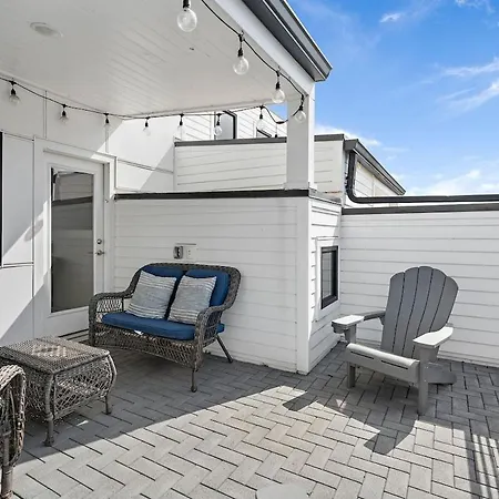 Lucky 7 - Hip East Nash Townhouse & Rooftop Deck * Nashville
