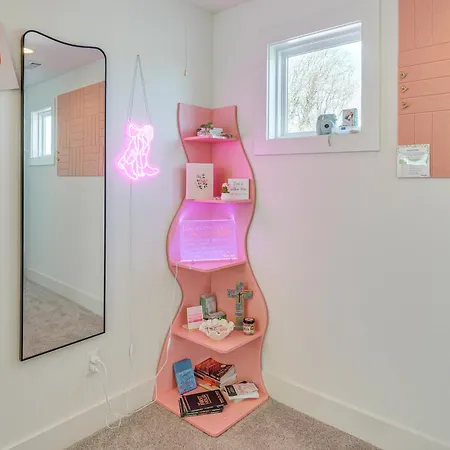 Holiday home Retro Disco Haven Near Downtown Nash! Nashville