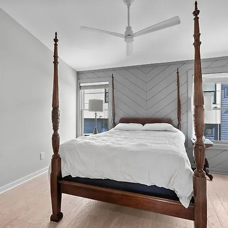 Lucky 7 - Hip East Nash Townhouse & Rooftop Deck *