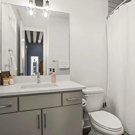 Great Location Near Gulch 12 South & Broadway Holiday home