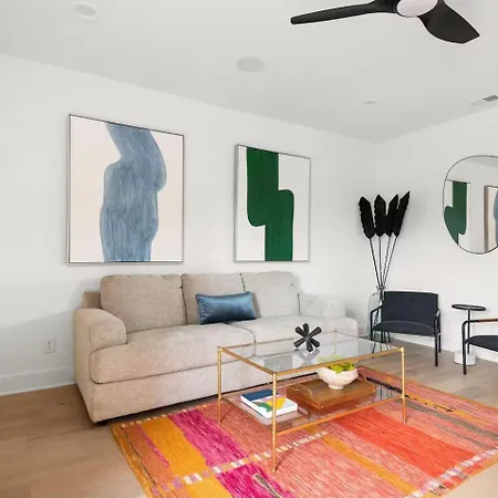 Modern Palette - Private Patio - Mins To Broadway Holiday home Nashville
