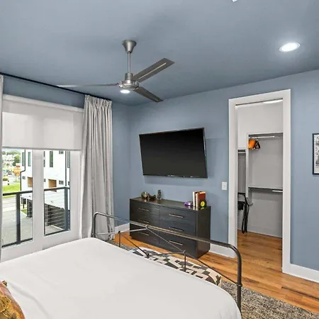 Great Location Near Gulch 12 South & Broadway *