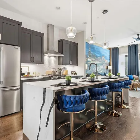 Luxury Gated Duo Sleeps 24 Karaoke & Rooftop Holiday home Nashville