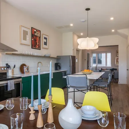 Conway Buyout - 2 Units By Avantstay