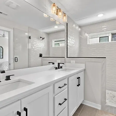 Lucky 7 - Hip East Nash Townhouse & Rooftop Deck * Nashville