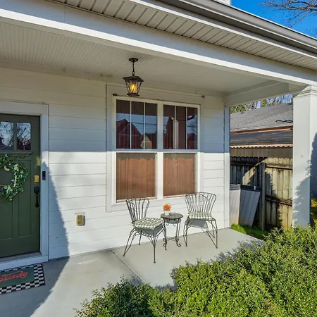 Retro Disco Haven Near Downtown Nash! Holiday home