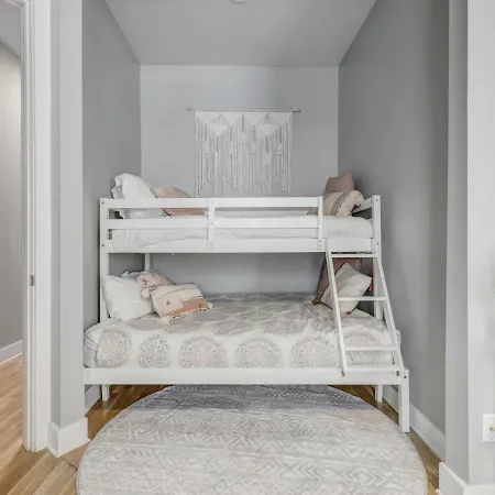 Rooftop Fire Pit + River Views 4br Sleeps 12 * Nashville
