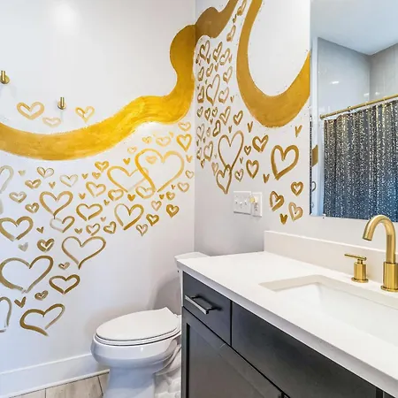 Swiftie Dream House-rooftop Patio-mins To Broadway * Nashville