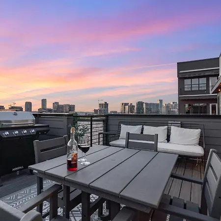 Holiday home Boots & Broadway - 2 Units - Mins To Broadway *