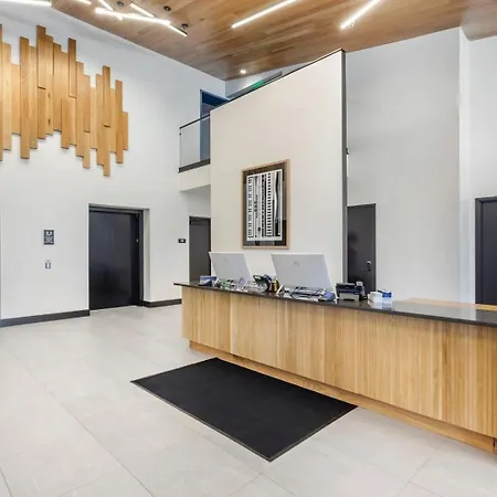Pianissimo-2 Units-rooftop Pool-gym-on Music Row Holiday home Nashville