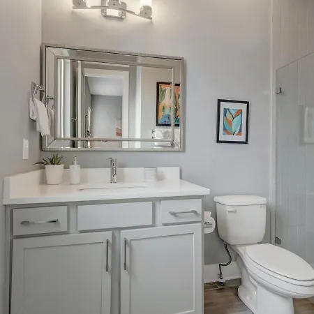 Rooftop Fire Pit + River Views 4br Sleeps 12 Holiday home Nashville
