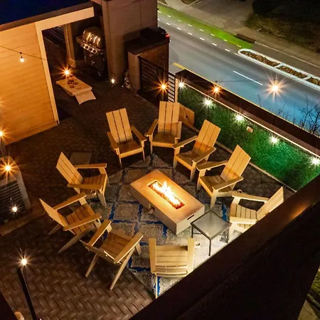 Argyle Rooftop Retreat