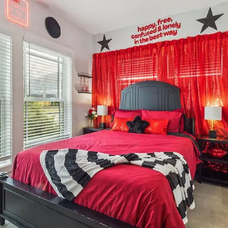Swiftie Dream House-rooftop Patio-mins To Broadway * Nashville